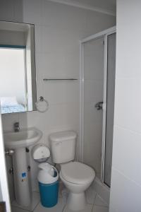 Koupelna v ubytování Bahía Luz Hostal + 37 fotografií
