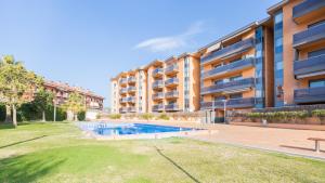 Bazén v ubytování Apartment StaCris2 - Lloret de Mar nebo v jeho okolí