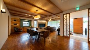 Posezení v ubytování Villa 石の蔵 Hotel
