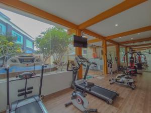 Fitness centrum a/nebo fitness zařízení v ubytování Truntum Padang