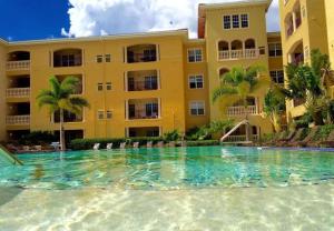 Sunscape Oasis w/resort pool Tampa, 10 min St.Pete
