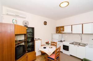 Kuchyňa alebo kuchynka v ubytovaní Apartment Berk