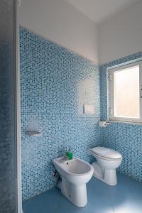 A bathroom at Shanti 1