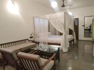 The Orchard Resort客房内的一张或多张床位