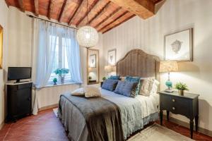 Postel nebo postele na pokoji v ubytování Casa Kathy, Smart and Convenient Luxury 2 Bedrooms Apartment inside the City Walls