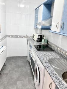 Kuchyň nebo kuchyňský kout v ubytování El rincón de la Caleta