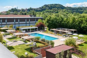 an aerial view of a hotel with a swimming pool at GHV Hotel in Vicenza