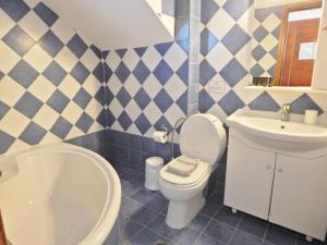 Ein Badezimmer in der Unterkunft Hotel Pilalidis