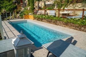 Bazén v ubytování MarcheAmore - La Roccaccia relax, art & nature nebo v jeho okolí