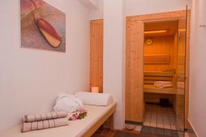 Afbeelding uit fotogalerij van Ferienwohnungen St Hippolyt mit Hallenbad in Lagundo +115 foto's