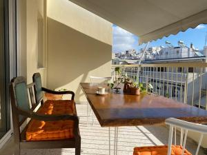A balcony or terrace at Athens Skylight Condo