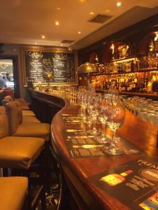 Minuman di Headfort Arms Hotel
