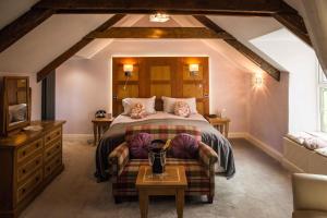 Ένα ή περισσότερα κρεβάτια σε δωμάτιο στο Crug Glas Country House +111 φωτογραφίες