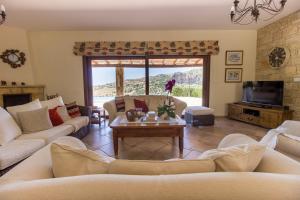 Afbeelding uit fotogalerij van River View (4 bedroom villa) in Paphos +17 foto's