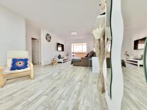 Telewizja i/lub zestaw kina domowego w obiekcie CristianPlaya Attic