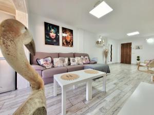 Część wypoczynkowa w obiekcie CristianPlaya Attic