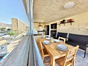 Kuchnia lub aneks kuchenny w obiekcie CristianPlaya Attic