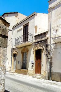 The building in which a vendégházakat is located