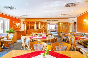 Restaurace v ubytování Hotel "Zum Einsiedler" + 5 fotografií