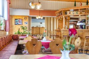Restorāns vai citas vietas, kur ieturēt maltīti, naktsmītnē Hotel "Zum Einsiedler"