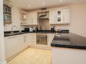 1 Tregonwell Court