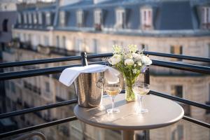 Nápoje v ubytování Hotel Yllen Eiffel