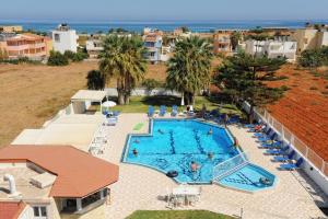 Vista de la piscina de Manolis Apartments o alrededores