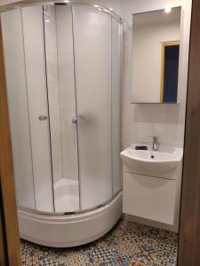 Kúpeľňa v ubytovaní Apartament nad strumykiem Lądek-Zdrój
