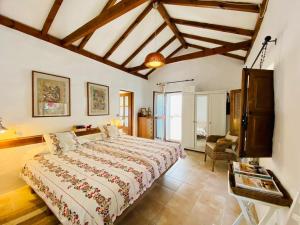 Zdjęcie z galerii obiektu Encanto Rural con Jardín privado y Chimenea w mieście Facinas