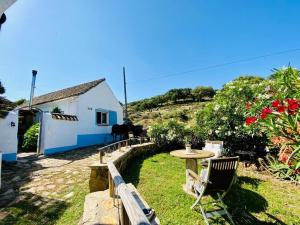 Zdjęcie z galerii obiektu Encanto Rural con Jardín privado y Chimenea w mieście Facinas