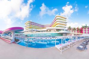 Bazén v ubytování Temptation at The Tower Cancún Resort - All Inclusive - Adults Only nebo v jeho okolí