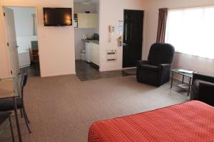 Kuchyň nebo kuchyňský kout v ubytování Riverview Motel