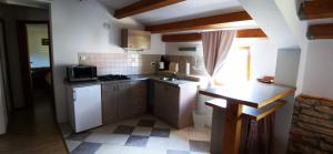 Kuchyň nebo kuchyňský kout v ubytování Eti and Mia holiday apartments
