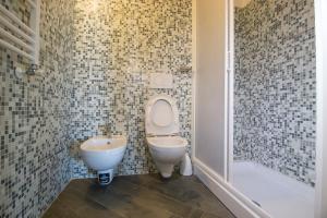 A bathroom at Fattoria Palazzeta - Pet & Family Friendly