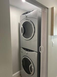 Fotografie z fotogalerie ubytování Charming Boston Retreat 3BR Parking Perfect for Families & Groups v destinaci Revere