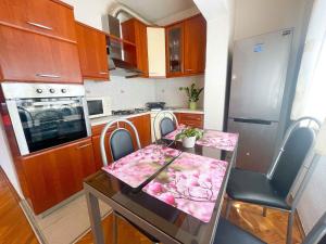 Kuchyňa alebo kuchynka v ubytovaní Apartment in Dramalj 42057
