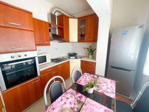 Kuchyňa alebo kuchynka v ubytovaní Apartment in Dramalj 42057