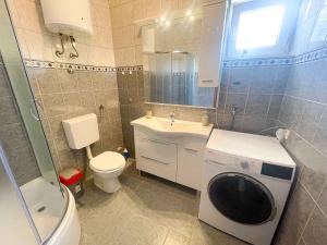 Kúpeľňa v ubytovaní Apartment in Dramalj 42057