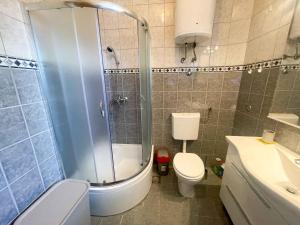 Kúpeľňa v ubytovaní Apartment in Dramalj 42057