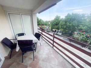 Balkón alebo terasa v ubytovaní Apartments in Jadranovo 42066