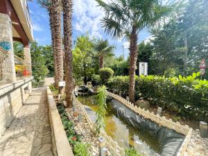 Vonkajšia záhrada v ubytovaní Apartment in Crikvenica 42248