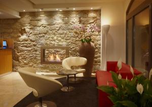 A seating area at Sorell Hotel Rütli