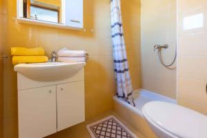 Fotografia z galérie ubytovania Apartment in Crikvenica 42251 v destinácii Crikvenica + 9 fotografií