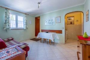 Fotografia z galérie ubytovania Apartment in Crikvenica 42251 v destinácii Crikvenica