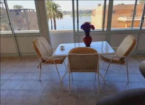 Jazīrat al ‘Awwāmīyah에 위치한 East Luxor Apartments with Nile views에서 갤러리에 업로드한 사진
