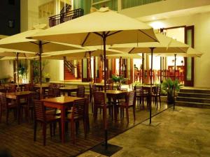 ห้องอาหารหรือที่รับประทานอาหารของ Sabaidee@Lao Hotel Vientiane