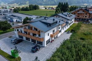 Galeriebild der Unterkunft Tevini Boutique Suites by we rent in Zell am See