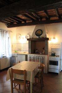 Η κουζίνα ή μικρή κουζίνα στο Agriturismo Terrazza sul Golfo - Il Casale