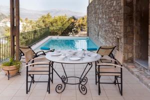 Bazén v ubytovaní Istron Luxury Villas alebo v jeho blízkosti