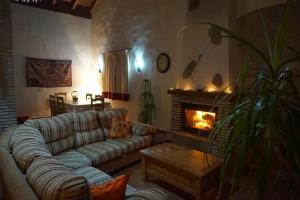 A seating area at Villa fuente redonda
